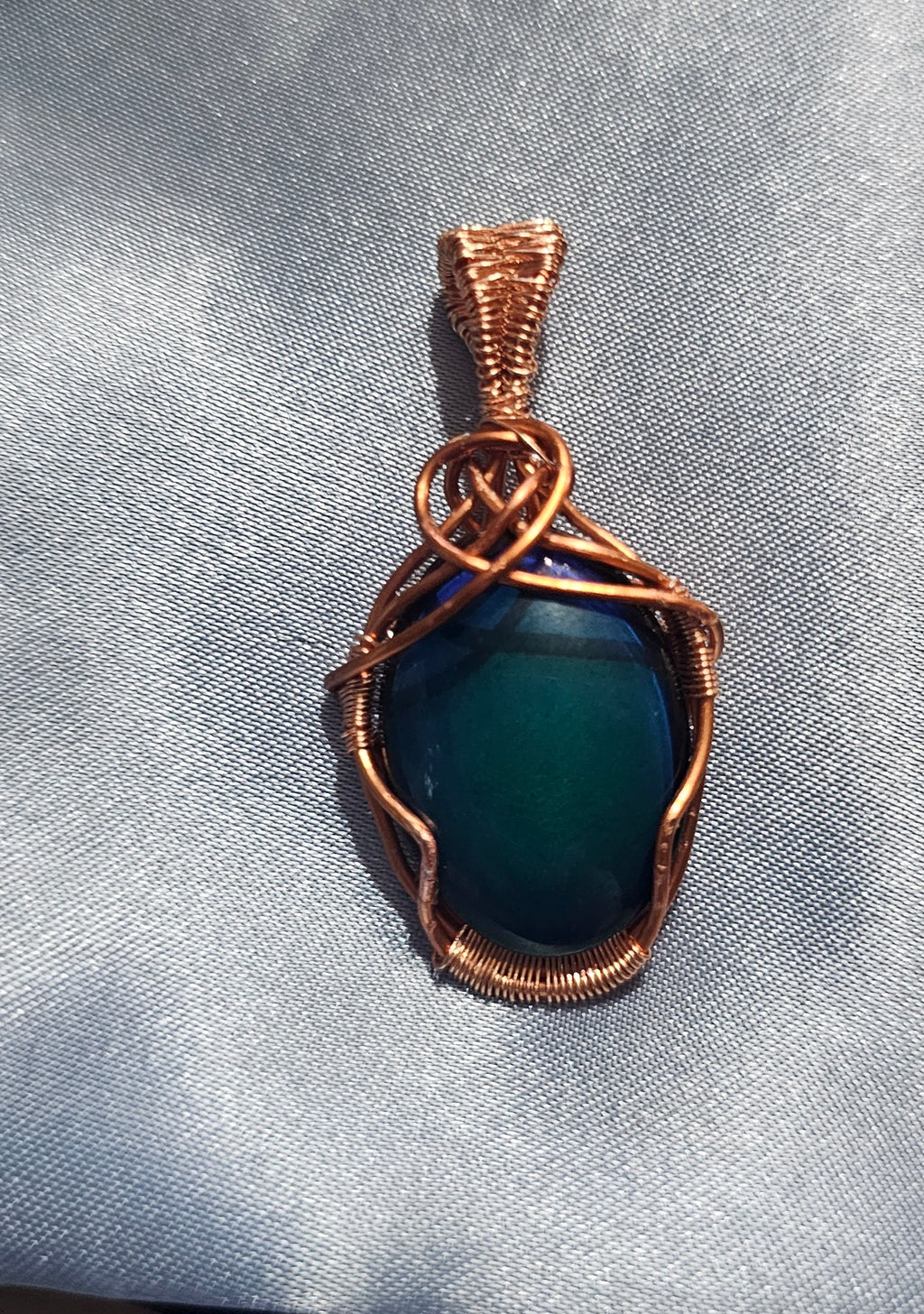 Color change pendant