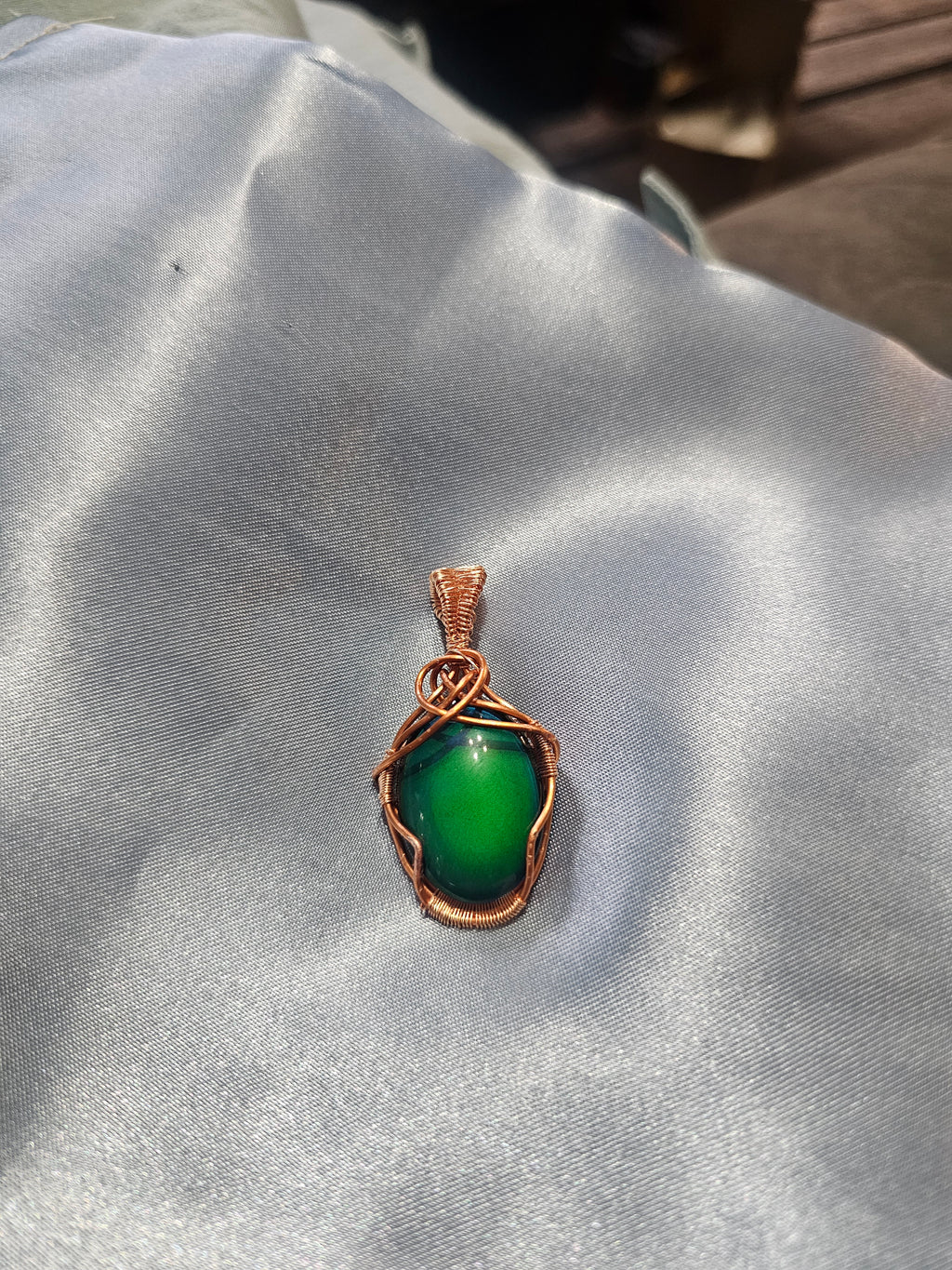 Color change pendant