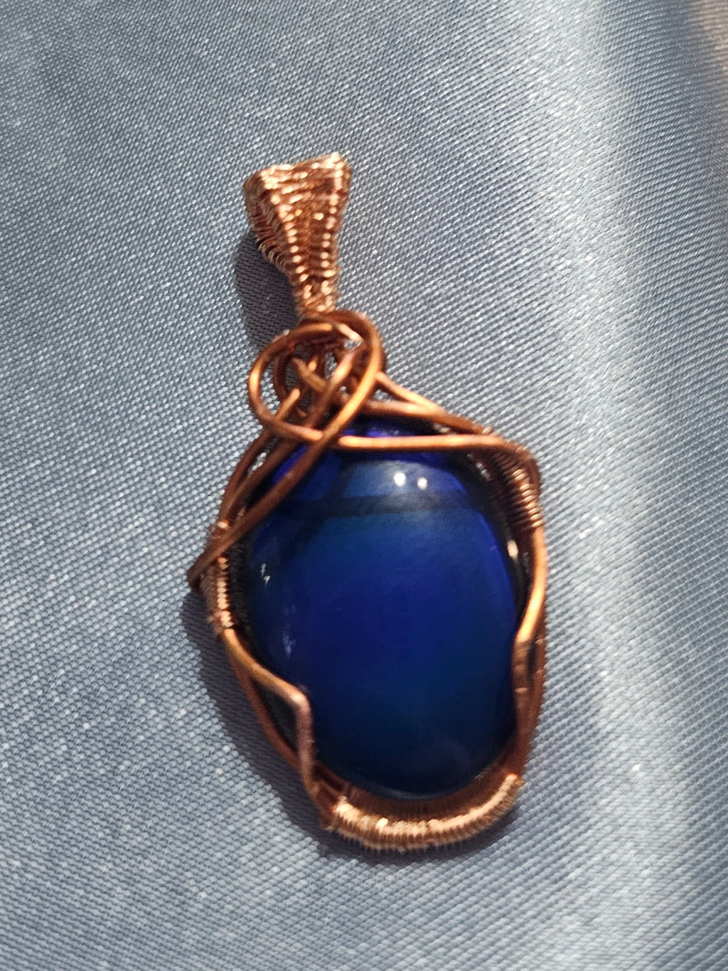 Color change pendant